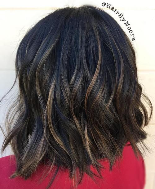 Short Bob Color Ideas Brunettes, Dark Hair With Blonde Highlights Short, Black Bob With Highlights, Easy Maintenance Hair Color, Blonde Babylights, Subtle Balayage, Color Balayage, 2023 Hair, Wavy Bob