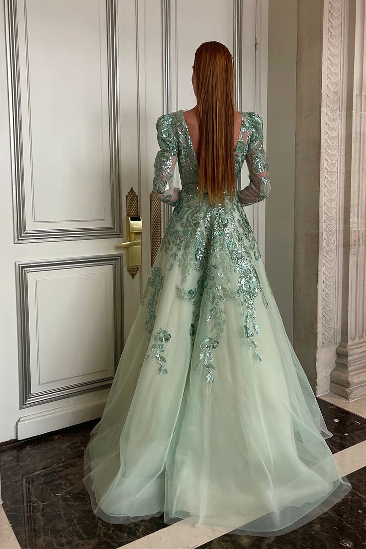 Description Green Ballgown, Long dress Fitted, Long Sleeves Plunging neckline Beading, Embroidered lace, Tulle Dry Clean Evening Dress Made in Spain 23-08 Green Ballgown, Marchesa Couture, Midi Dress Style, Dress Fitted, Embroidered Tulle, Long Midi Dress, Beaded Gown, Pastel Green, Peach Pink