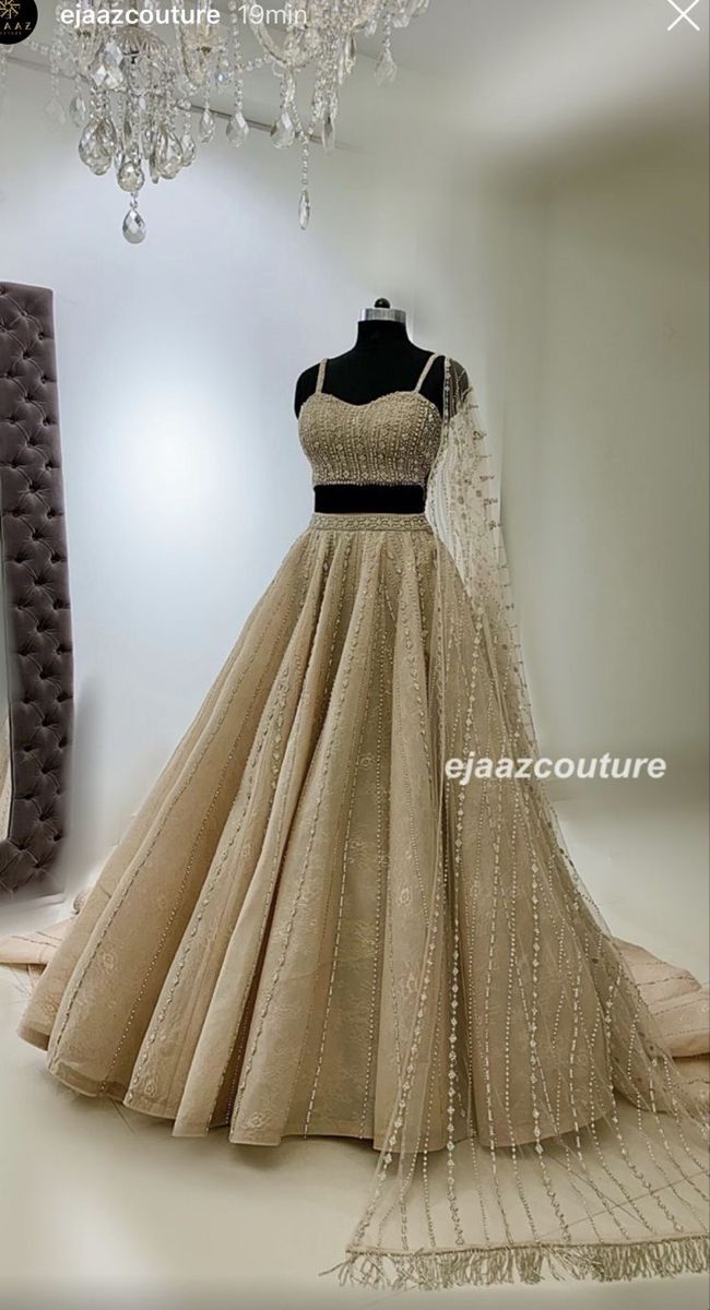 Lehngas For Wedding, Lehenga For Prom, Lenga Choli Design, Punjabi Wedding Suit Bridal, Party Wear Lehenga Indian Weddings, Lenga Design, Lehnga Ideas, Indian Lenghas, Lengha Design