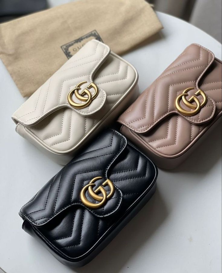 Gucci Handbags Crossbody, Gucci Sling Bag, Gucci 2022, Sling Bags Women, Standard Process, Beautiful Museum, Handbags Black, Pretty Bags, Hijabi Fashion