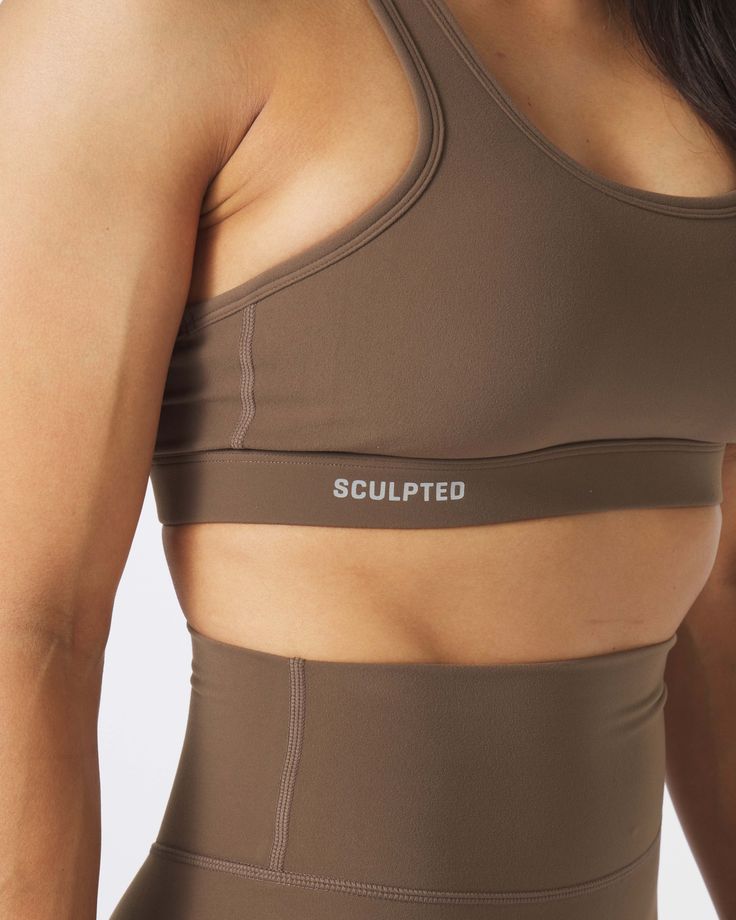 Crafted from a buttery-soft fabric, this bra feels like a second skin, ensuring a luxurious experience during every workout. The 4-way stretch technology allows for unrestricted movement, adapting to your body's every twist and turn. Stay cool and focused with the breathable design that promotes optimal airflow. Short Leggings, Stay Cool, Leggings Shop, Second Skin, Short Tops, Sports Women, Soft Fabric, Soft Fabrics, Sports Bra