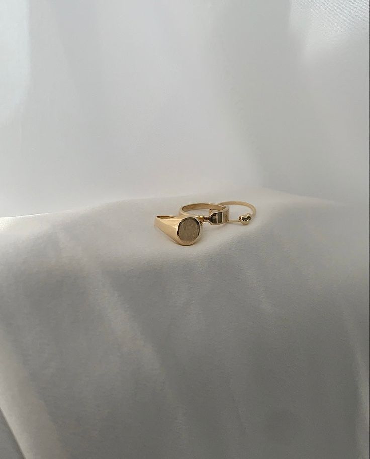 The 14k Solid Gold Signet Ring features a 11 x 9mm oval signet with a faint brushed finish. Carrying years of history, the Signet Ring is a timeless piece that will hold it's value for infinity. Item Details: 14k Solid Gold Size 7 PLEASE NOTE: Our current timeframe for handcrafting this Solid Gold ring is 2-4 weeks before dispatch. Please email us at contact@loveisabelle.com for specific timeframe enquiries. Modern Oval Cabochon Signet Ring For Gift, Modern Oval Cabochon Signet Ring As Gift, Minimalist Oval Cabochon Signet Ring For Formal Occasions, Minimalist Oval Cabochon Signet Ring For Formal, Classic Everyday Jewelry With Brushed Finish, Modern Gold Signet Ring With Oval Cabochon, Timeless Oval Cabochon Signet Ring As Gift, Modern Gold Oval Cabochon Signet Ring, Minimalist Gold Jewelry With Brushed Finish