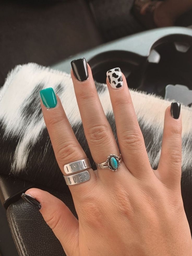 Western Nails #naildesign #coffinnails #nailart Short Nail Western Ideas, Gel Nails To Match Black Dress, Nails With Cow Design, Western Dip Nail Ideas, Western Manicure Ideas, Acrylic Nails Western Designs, Short Acrylic Nails Country Designs, Western Short Nail Ideas, Gel Western Nails