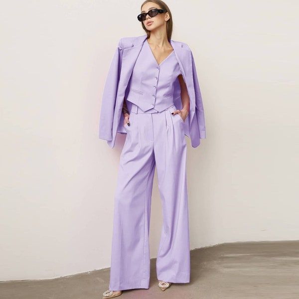 HEYMIMISISTERS - Etsy Sweden Prom Pantsuit, Womens Suit Outfits, Lilac Pants, Formal Pantsuit, Suit Palazzo, Lavender Suit, Suit Dress Women, Bridesmaid Suits, Wedding Guest Suits