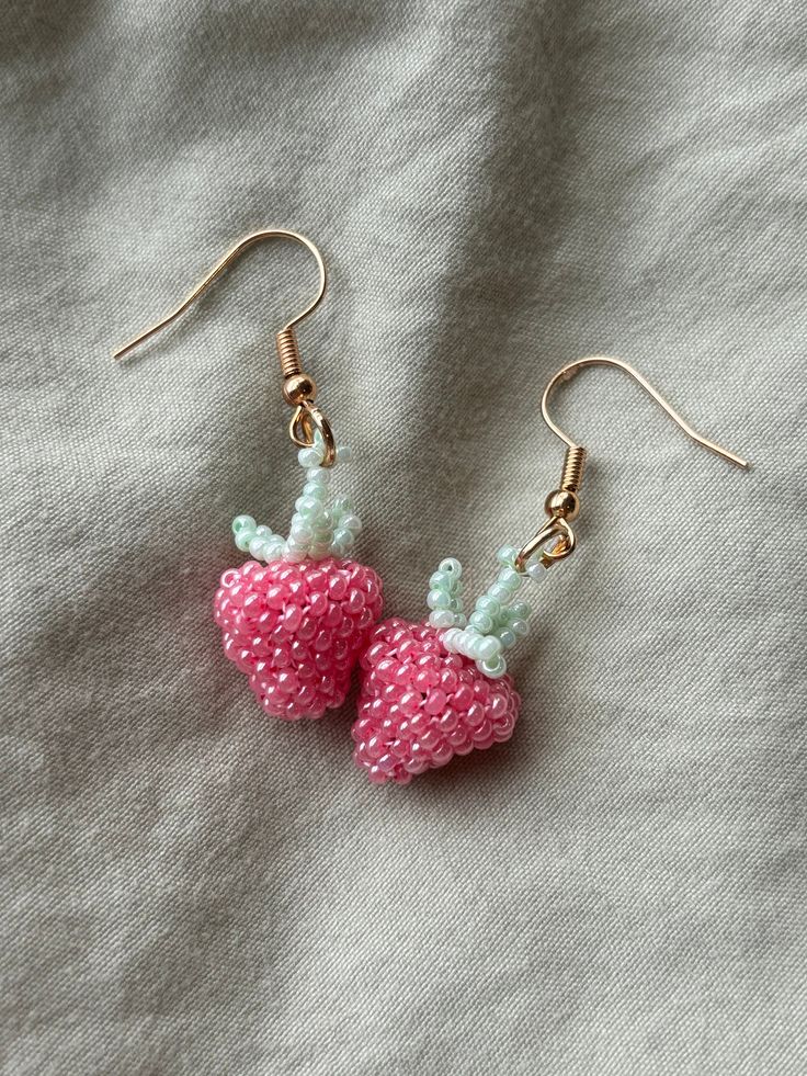 Beaded Strawberry Earrings 🍓 These cute earrings are made from seed beads and are lightweight! Perfect for any cute outfit! They give me cottagecore vibes ✨ Purchase includes a pair of these earrings💕. Strawberry Earrings Beaded, Handmade Beaded Drop Earrings For Everyday, Handmade Casual Beaded Earrings, Casual Handmade Beaded Earrings, Tiny Beads Earrings For Everyday Summer Wear, Handmade Pink Trendy Beaded Earrings, Trendy Handmade Pink Beaded Earrings, Everyday Tiny Beads Earrings For Summer, Summer Everyday Earrings With Tiny Beads