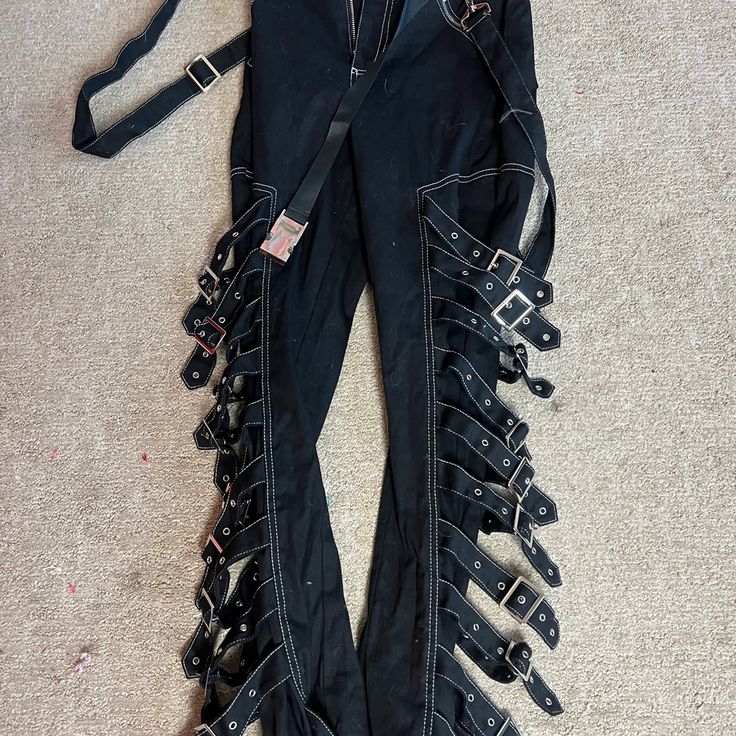 Nwt I Am Gia Black High Waisted Chain Buckle Pants. Super Unique Statement Piece. Best Fit For A Size Small And Brand New, Never Worn Punk Style Party Pants With Belt Loops, Gothic Bottoms With Belt Loops For Party, Punk Style Pants With Belt Loops For Party, Punk Style Pants For Party, Gothic Party Pants With Belt Loops, Fitted Punk Bottoms With Belt, Edgy Bottoms With Belt For Party, Edgy Party Bottoms With Belt, Gothic Black Bottoms With Belt