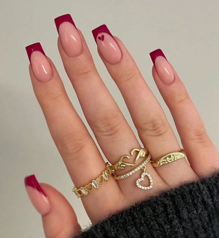 Funky French Tip Nails Square, Square Nails Inspo Aesthetic, Autumn Nails Square Short, Burgundy French Tip Nails Square, Burgundy French Tip Nails Acrylic, Rounded French Tip, French Nails Winter, Trendy Nails Ballerina, Red Nails With Initials