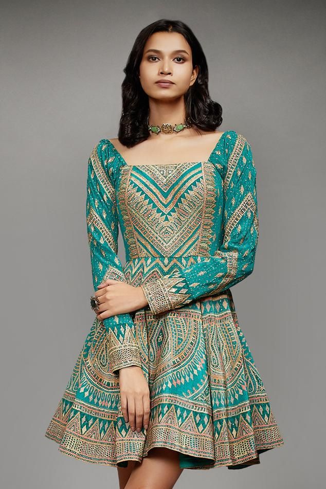 Emerald green fit-and-flare short dress with all-over multi-color rabari embroidery and geometric motifs.
Component: 1
Embroidered
Neckline: Square
Sleeve Length: Long
Fabric: Viscose
Color: Green
Fit and flare silhouette
Deep back - Aza Fashions Rabari Embroidery, Short Dress For Women, Embroidery Square, Ritu Kumar, Green Fits, Bright Spring, Embroidered Neckline, Fashion App, Dress For Women