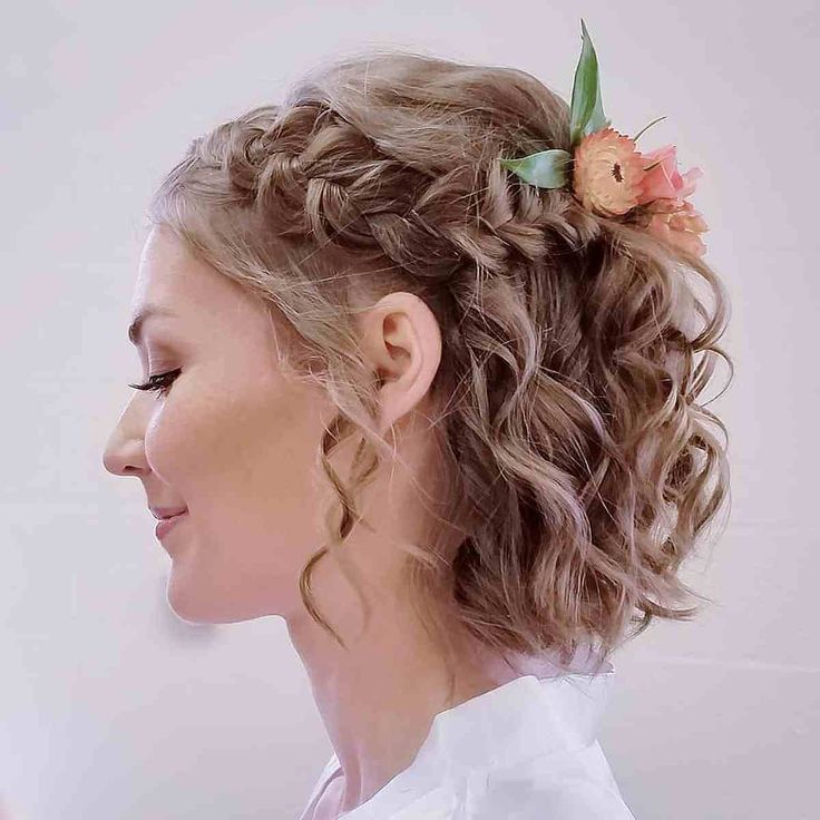 Hairstyles For Short Hair Wedding, Short Hair Wedding, Easy Hairstyles For Short Hair, Curly Bridal Hair, Short Bridal Hair, Short Hair Bride, Curly Wedding Hair, Elegant Wedding Hair, Bridesmaid Hair Short