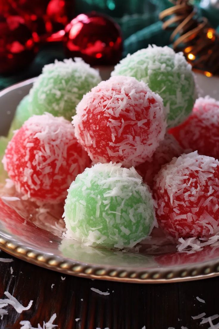 some type of dessert on a plate with christmas decorations in the background