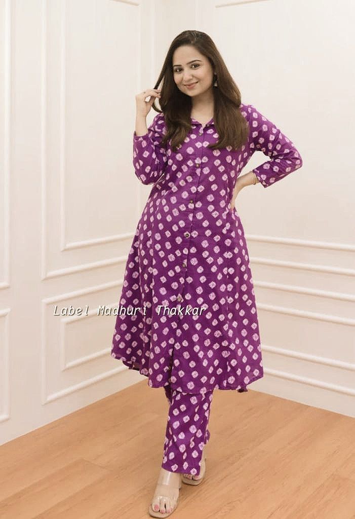 Women kurta sets Daily Wear Dress Designs, Kurti Pants Design, Co Ords Outfits Indian, Simple Kurta, Set Kurti, Hanuman Wallpapers, Co Ords Outfits, A Line Kurti, Kurti Sleeves Design