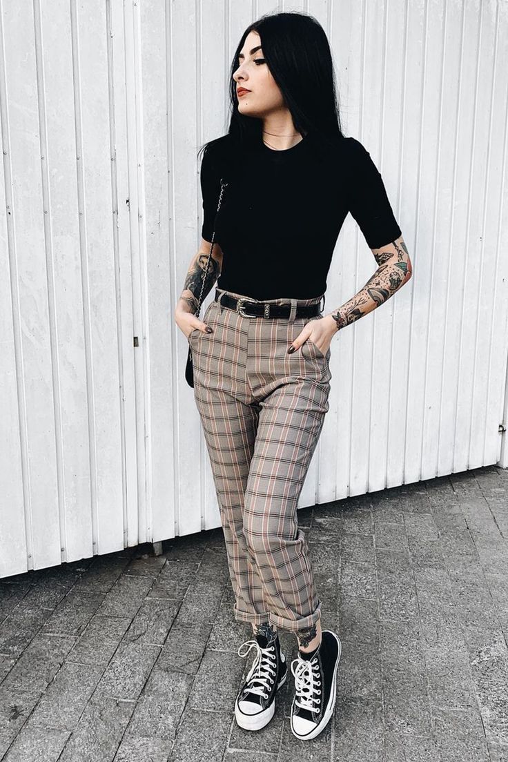 Grunge Fall Outfits, Edgy Work Outfits, Casual Goth, Business Casual Outfits For Work, Elegante Casual, Vestidos Vintage, Fashion Mistakes, Casual Work Outfits, Alternative Outfits