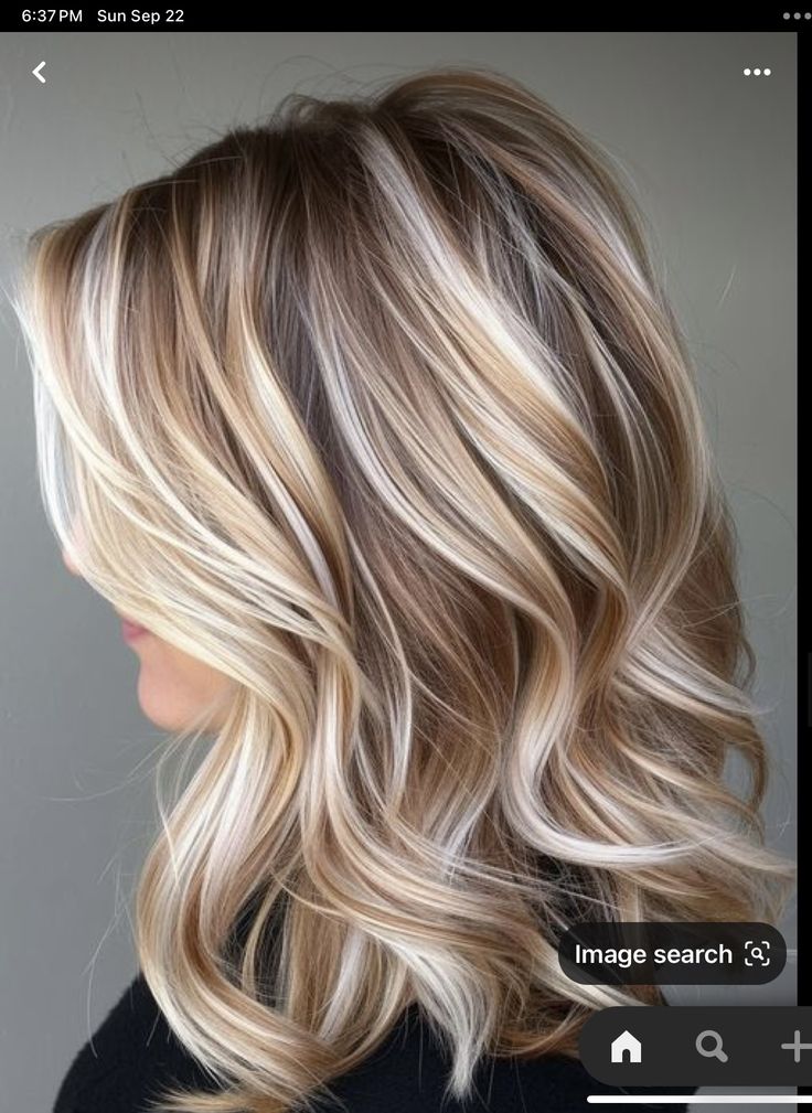 Winter Blonde Highlights And Lowlights, Highlighted Blonde, Blonde With Chunky Lowlights, Blonde With Honey Brown Lowlights, Highlight And Lowlights Blonde Fall, Butter Blonde With Lowlights, Hi And Low Lights Blondes, Hair Curls Ideas, Blonde Multi Tone Highlights