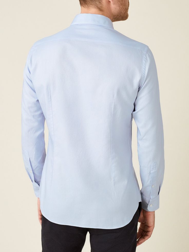 <iframe src=https://player.vimeo.com/video/479955714 width=640 height=853 frameborder=0 allow=autoplay; fullscreen allowfullscreen></iframe> Northern Italy, Cotton Shirts, Elegant Shirt, Egyptian Cotton, Mother Of Pearl Buttons, Pearl Buttons, Slim Waist, Medium Weight, Classic Looks