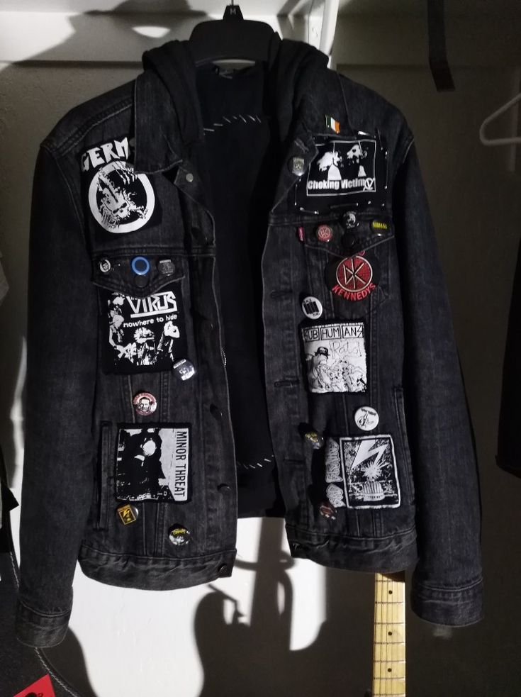 My first and favorite jacket. Sont plan on studs but might wanna move things around. Tell me what u think Rock Patches Jacket, Metal Denim Jacket, Punk Battle Jacket Diy, Jean Jacket Pins, Black Jean Jacket With Patches, Black Denim Jacket With Patches, Jean Jacket Pins And Patches, Black Jacket With Patches, Black Denim Jacket Patches