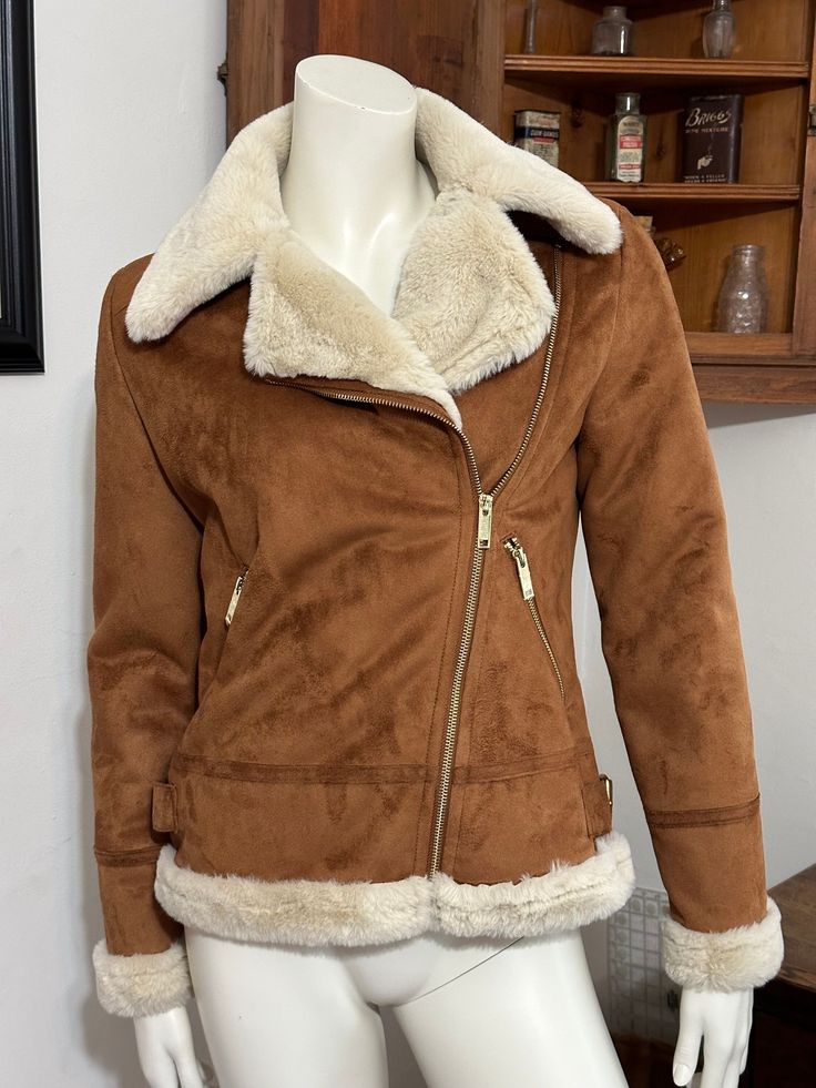 Hollister Jacket Faux Suede Outside Faux Fur Plush Inside Zip Closure Long Sleeve Pockets - zip closure So Soft Size XS - shown on size 6 mannequin Chest 18" Length 23.5" Sleeve: 24" Shoulders: 15.5" New without tags - see pictures I buy from estates sales, auctions, garage sales and thrift stores and do not claim to be an expert on any items. I try the best I can to describe the item as I see it. I test all items to the best of my ability. In some cases I may not be exactly sure how an item works, therefore; I will try to identify that in the description. If I have tested an item and it works that will be noted in the condition section of my listing. Please bear in mind I do not imply any type of warranty with my items, they simply worked when I tried them. If I say untested or state that Trendy Winter Outerwear With Side Zipper, Casual Winter Outerwear With Side Zipper, Brown Outerwear With Ykk Zipper For Fall, Winter Long Sleeve Outerwear With Side Zipper, Winter Outerwear With Asymmetrical Side Zipper, Brown Outerwear With Asymmetrical Zipper Closure, Brown Asymmetrical Zip Outerwear With Zipper Closure, Winter Leather Jacket With Asymmetrical Zip, Brown Biker Jacket With Zipper For Cold Weather