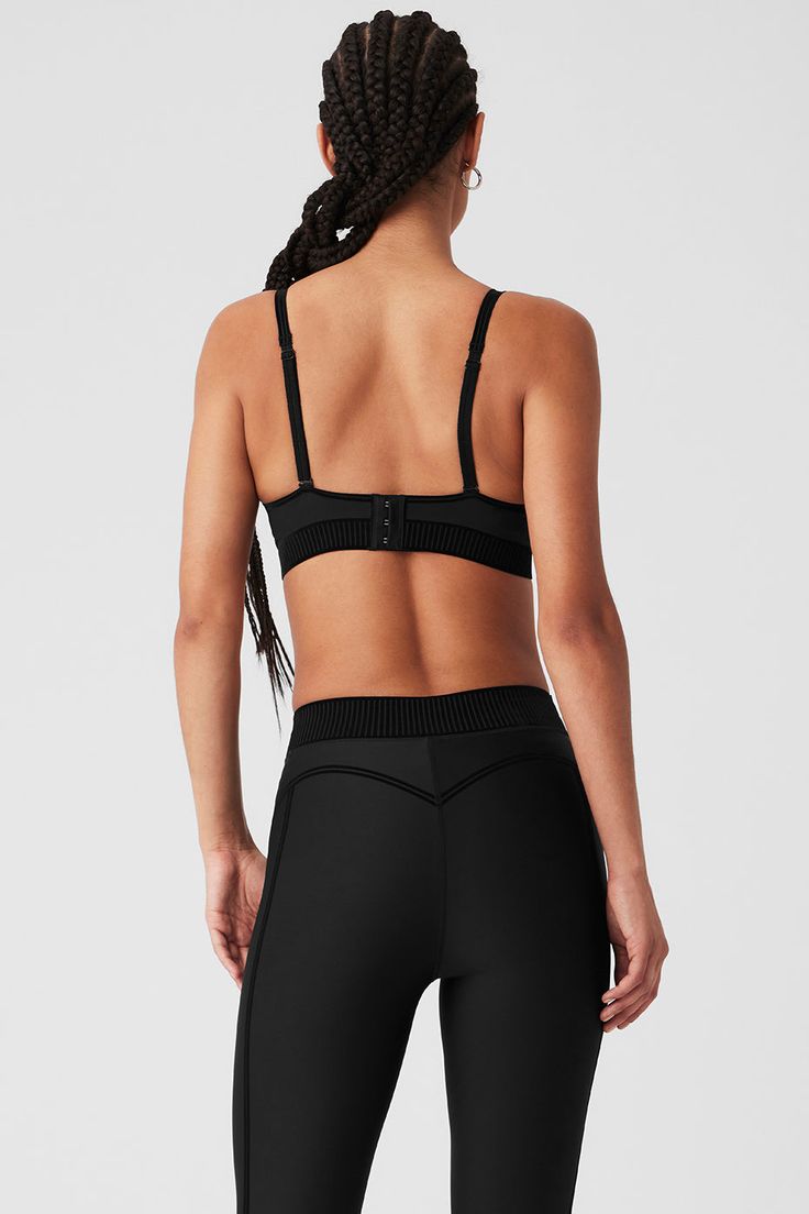 Our ultralight Airlift fabric, in an essential silhouette. The Airlift Line Up Bra sets it up to knock ‘em down during a super-sweaty hot yoga sesh or on the street. Flocking details, removable cups, and skinny adjustable straps give a clean, finished look. Pair with the matching Airlift 7/8 High-Waist Line Up legging for all-day wicking and breathing. Bra Sets, Tank Top Bras, Womens Capris, Back Women, Hot Yoga, Bra Set, Bra Women, Mens Sweatpants, Hat Hairstyles