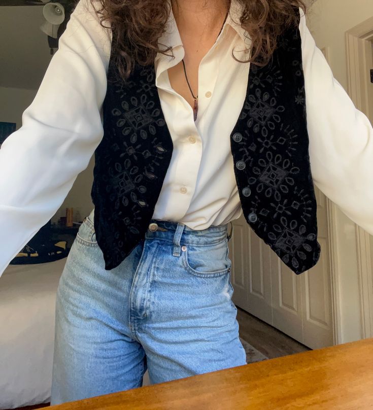 Waistcoat Outfit, Vest Outfits For Women, Elegante Casual, Outfits For Women, Vest Outfits, Mode Inspo, Looks Style, Mode Inspiration, Looks Vintage