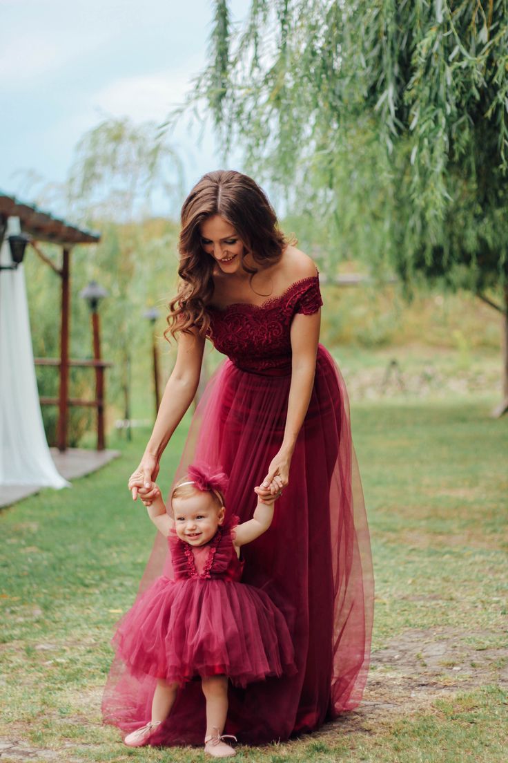 Girls Party Wear, Mom Daughter Outfits, Mother Daughter Matching Outfits, Kids Dress Collection, Rental Wedding Dresses, Kids Blouse Designs, Kids Frocks Design, Party Frocks, Red Homecoming Dresses