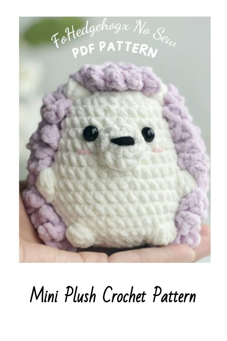 Mini plush hedgehog crochet pattern with purple details. Small Crochet Squishmallow, Fast Crochet Stuffed Animals, Diy Fluffies Crochet, Small Crochet Amigurumi Patterns, Easiest Amigurumi Pattern Free, Crochet Ideas Animals Easy, What To Crochet For Your Mom, Cute Mini Amigurumi Free Pattern, Duolingo Crochet Pattern