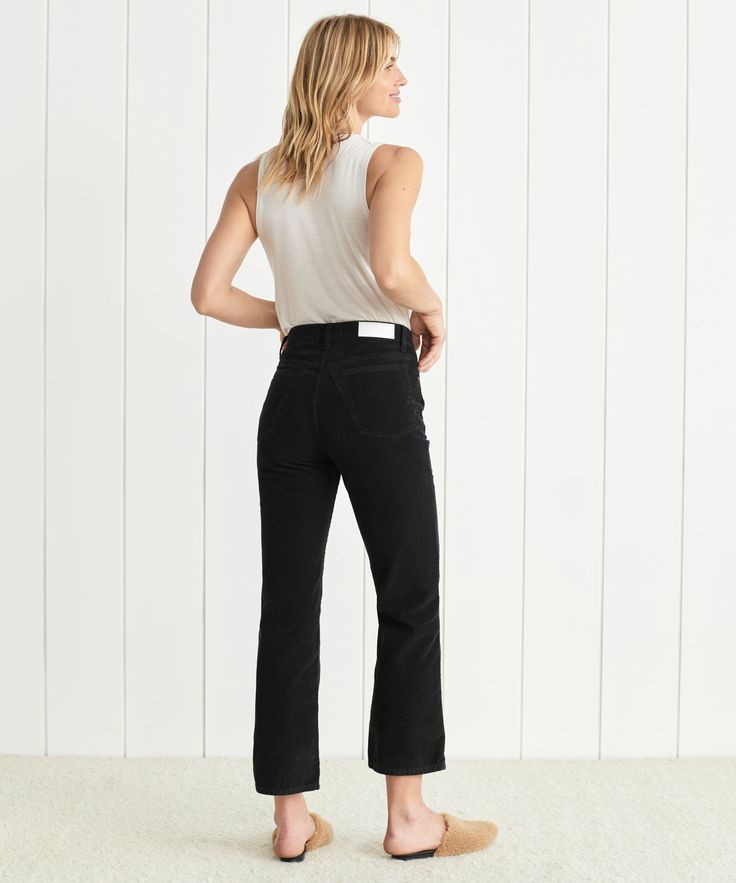 Loose Flare Pant Washed Black Re/Done began in 2014 as a luxury jeans collection, altering heritage Levi's into new pairs. Since then, the label has expanded to create its own cult denim line based on favorite shapes from its collections. 100% cotton. Made in Mexico. Classic 70s-inspired, cropped trouser with a higher rise, flared leg, and cropped inseam. Zip fly with button closure. Please note that this item is not eligible for promotions. Luxury Jeans, Cropped Trouser, Jeans Collection, Flare Pant, Jenni Kayne, 70s Inspired, Cropped Trousers, Flare Pants, The Label