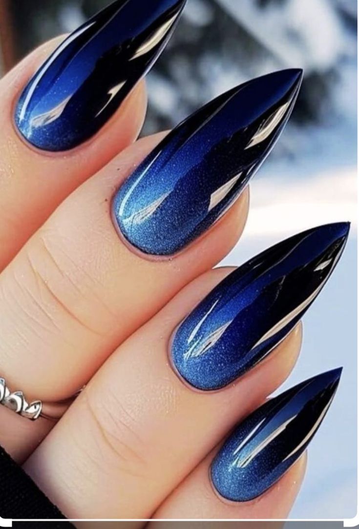 Black Blue Nail Designs, Dark Blue Chrome Nails Designs, Black And Blue Nail Designs, Dark Blue And Black Nails, Glow In The Dark Nails Designs, Blue And Black Nails Designs, Ombré Nails With Design, Dark Blue Nails Ideas, Black And Blue Nail Ideas