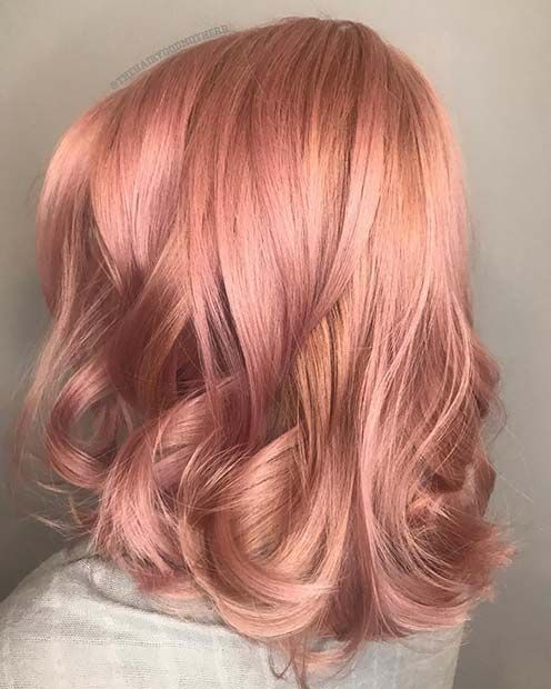 Rose Gold Hair Color Ideas, Gold Hair Color Ideas, Rose Gold Hair Color, Gold Hair Color, Gold Hair Colors, Hair Color Rose Gold, Long Bob Haircuts, Wavy Bobs, Rose Gold Hair