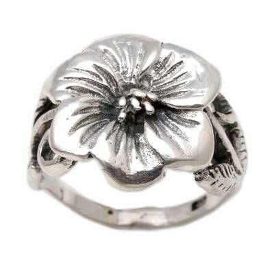 Nature-inspired Silver Open Flower Ring, Silver Nature-inspired Open Flower Ring, Nature-inspired Silver Flower Ring For Anniversary, White Gold Flower Ring Stamped 925, Adjustable Silver Flower Ring Nature-inspired, Adjustable Silver Flower Ring Fine Jewelry, Adjustable Silver Flower Ring In Fine Jewelry Style, Nature-inspired Silver Flower Ring, Elegant Flower Shaped 925 Stamped Ring