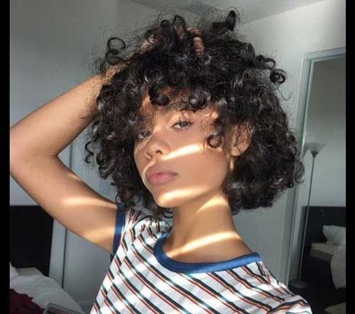 Bob Cut Curly Hair, Short Curly Bob With Bangs, Curly Hair Photos, Short Curls, Curly Hair Inspiration, Curly Hair With Bangs, Curly Hair Cuts, Hair Photo, Short Curly Hair