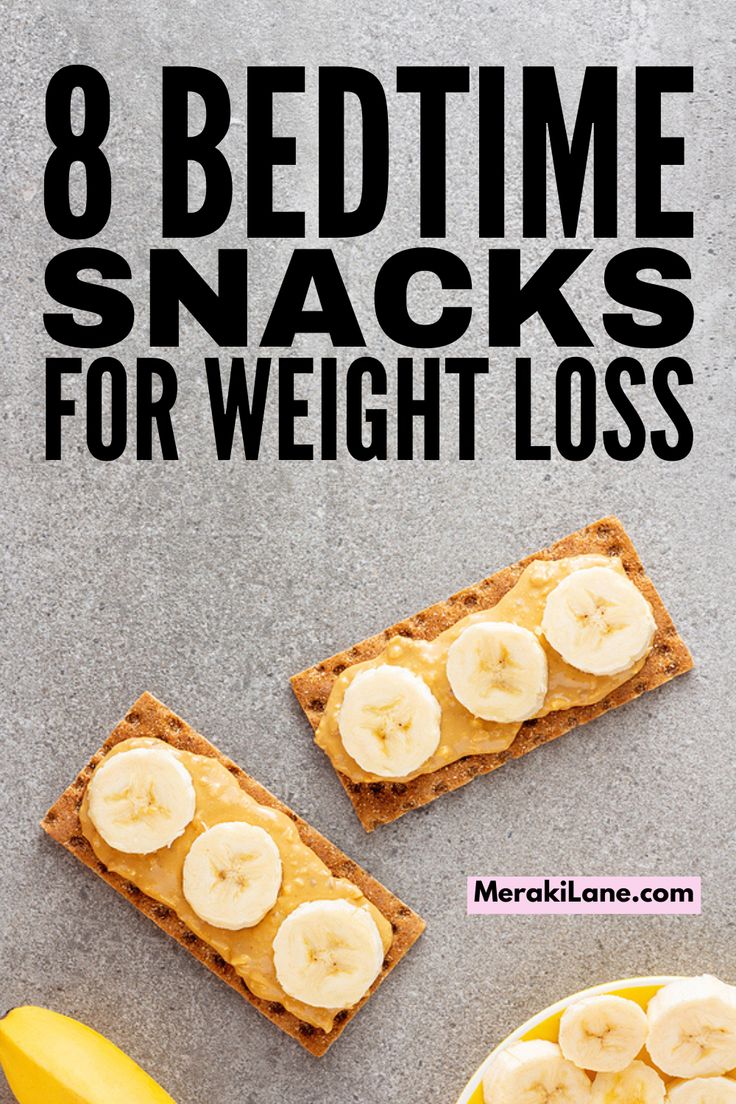 Healthy Snacks To Eat Before Bed | If you're looking for healthy bedtime snacks to improve sleep and help with weight loss, this post has simple snacks that will hit the spot. We've curated a mix of ideas including low carb snacks, low calorie snacks, high protein snacks, and everything in between. These snacks for weight loss will help build muscle, satisfy sugar cravings, prevent you from overeating, promote good sleep, and help you stick with your healthy eating goals! Pancakes Protein, Healthy Bedtime Snacks, Healthy Eating Snacks, Best Smoothie, Protein Dinner, Desserts Keto, Protein Smoothies, Breakfast Low Carb, Healthy Protein Snacks