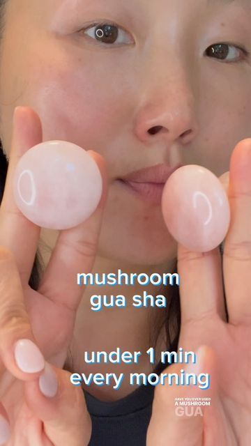 Mushroom Gua Sha Massage, Jade Mushroom Massage, Gua Sha Mushroom How To, Gua Sha Mushroom, Mushroom Gua Sha, Depuff Face, Face Massage Techniques, Gua Sha Massage, Face Roller