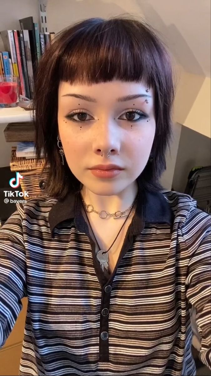 Micro Bangs Makeup, Micro Bangs With Short Hair, Baby Goth Makeup, Choppy Micro Bangs, Goth Micro Bangs, Short Hair Micro Bangs, Mini Bangs Short Hair, Alt Hairstyles Short, Microbangs Round Face