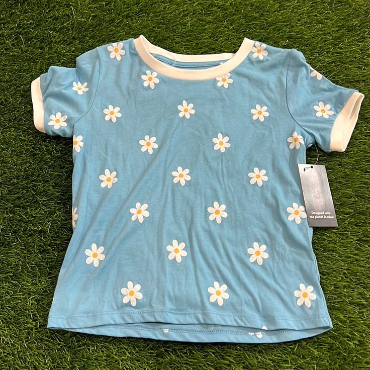 Daisy Print Nwt Size 1 Cute Light Blue T-shirt For Summer, Cotton Crew Neck Tops With Daisy Print, Light Blue Cotton T-shirt For Spring, Cotton Daisy Print Crew Neck Tops, Cute Light Blue Cotton T-shirt, White Short Sleeve Top With Daisy Print, White Daisy Print Short Sleeve Tops, Kidcore Shirt, Casual Daisy Print T-shirt For Spring