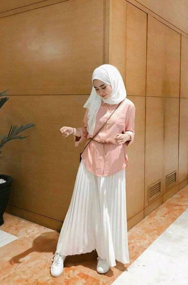 Ootd Hijab Pashmina Broken White Pashmina Jersey, Foto Ootd, White Pashmina, White Hijab, White Ootd, Pashmina Style, Pashmina Hijab, Model Hijab, Ootd Simple