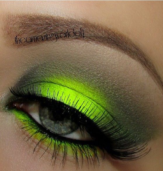 Love the lime green Hair Colour For Green Eyes, Hooded Eye Makeup, Beautiful Eye Makeup, Makijaż Smokey Eye, Colorful Eye Makeup, Green Eyeshadow, Creative Eye Makeup, Eye Makeup Art, Makeup For Green Eyes