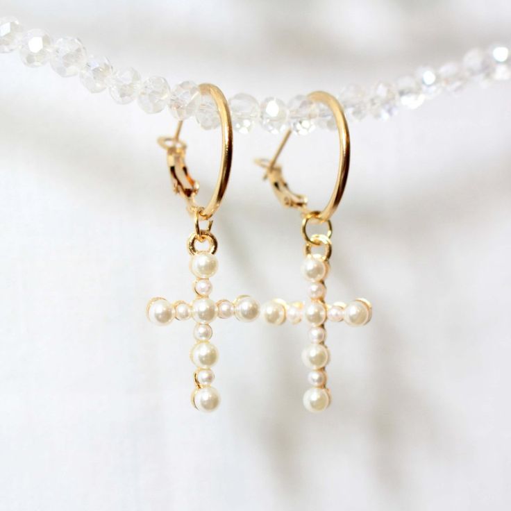 Dainty Gold Pearl Cross Hoop Earrings Length:4.8cm These Earrings Are Awesome I Love Them They're The Bomb!! So Very Pretty And Well Made, They Look Beautiful. #Pearls #Cross #Hoops #Religious #God #Jesus Cute Cross Earrings, Adjustable White Pearl Hoop Earrings, Jesus Earrings, Piercing Inspo, Glam Earrings, Blue Drop Earrings, Cross Earrings Studs, Earring Kit, Angel Outfit