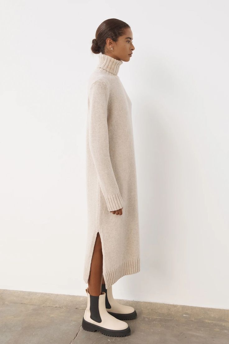 Knitted Dress Outfit, Mode Dope, Roll Neck Dress, Turtle Neck Dress, 가을 패션, Roll Neck, Jumper Dress, Look Fashion, Modest Fashion