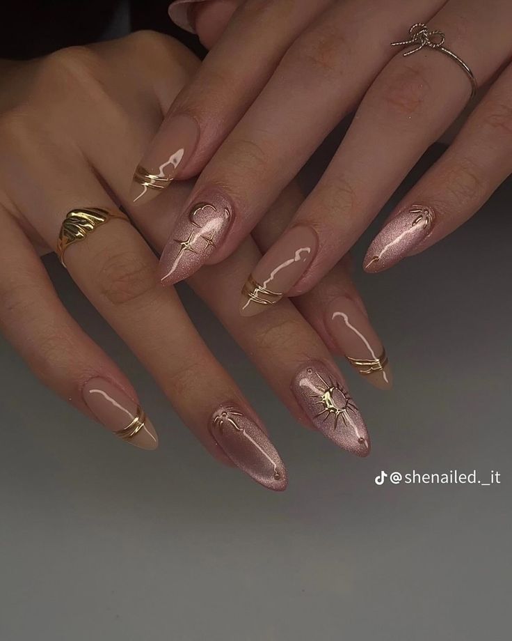 Gold Nail Inspo Coffin, Gel X Nails Gold, Short Almond Nails Rose Gold, Glitter And Gem Nails, Pink And Gold Almond Nails Design, Short Nails With Gold Lines, Pink And Gold Tip Nails, Almond Nails Designs Elegant, Gold Chrome Flower Nails