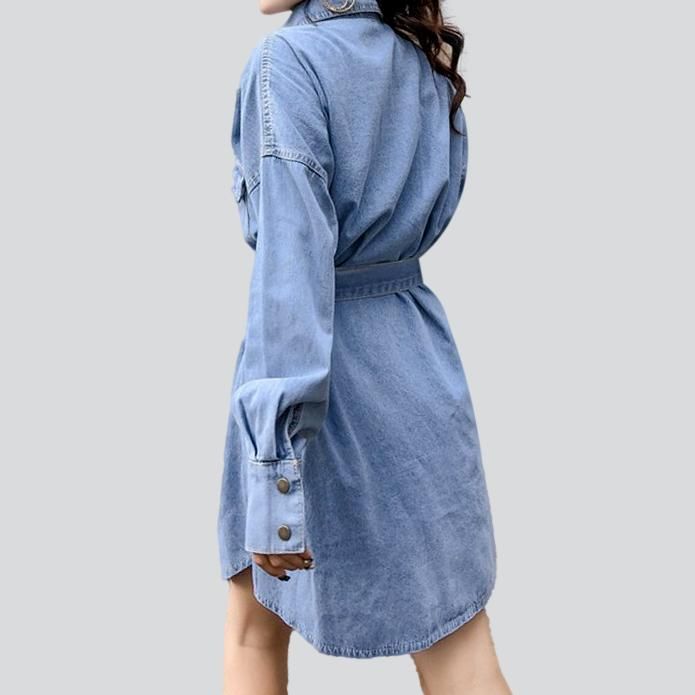 Introducing the 2023 Spring-Summer Collection's latest must-have: The Pre-millennium-style Oversized Denim Dress! With its light wash and buttoned closure. this statement piece exudes effortless rebellious sophistication.Why You'll Love ItMake a bold statement with this alternative-inspired denim dress. Crafted with premium quality denim and featuring a distinctive distressed pattern. this dress will let you stand out from the crowd and embrace the trend renaissance. Plus. its sleek slender fit. Spring Washed Blue Collared Denim Jacket, Summer Washed Collared Denim Jacket, Summer Washed Denim Workwear Jacket, Oversized Medium Wash Denim Top For Spring, Summer Washed Denim Jacket For Work, Chambray Denim Dress With Relaxed Fit, Spring Chambray Denim Jacket With Long Sleeves, Light Blue Relaxed Fit Denim Top For Spring, Collared Medium Wash Denim Jacket For Summer