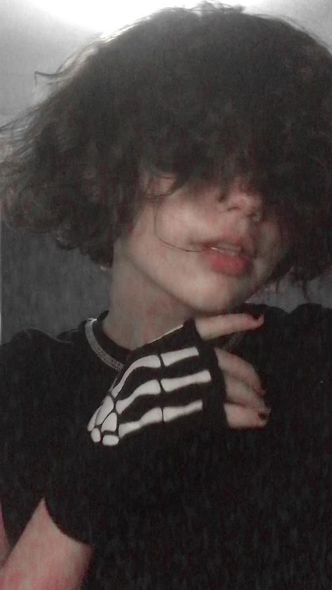 Fluffy Emo Boy Hair, Alt Boy Hair, Short Emo Hair, Emo Boy Hair, Fluffy Curly Hair, Tomboy Haircut, Tomboy Hairstyles, Short Grunge Hair