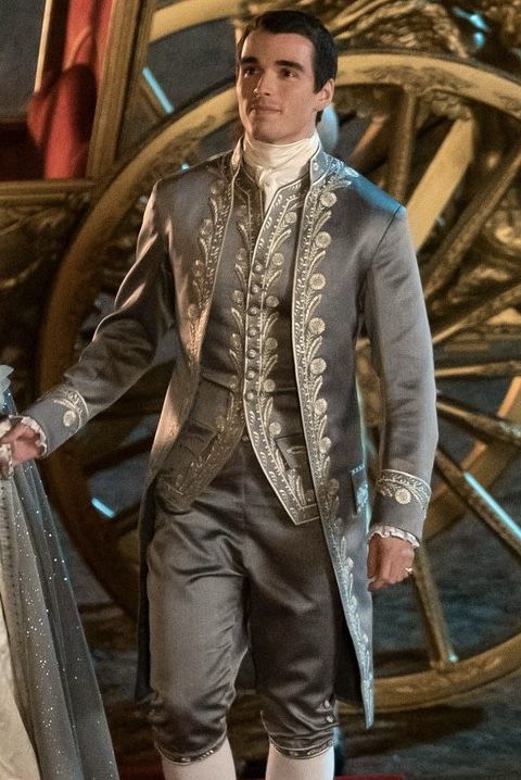 Bridgerton Dresses Men, Bridgerton Inspired Mens Outfits, Men In Period Dramas, King George Iii Bridgerton, Bridgerton Mens Outfits, Bridgerton Outfits Men, Victorian Outfit Men, George Queen Charlotte, Corey Mylchreest