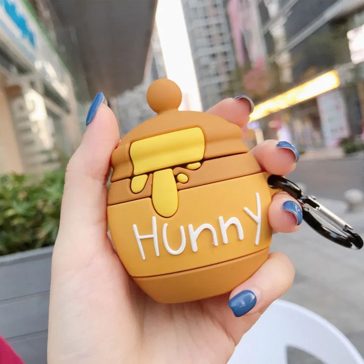 44183826464983|44183826497751|44183826530519 Cute Ipod Cases, Winnie The Pooh Honey, Airpods Apple, Earbuds Case, Funny Decor, Ipod Cases, Honey Jar, Honey Pot, Airpods Case