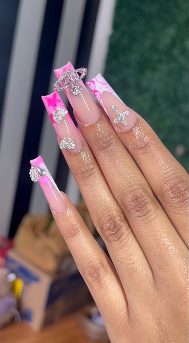 Freestyle Nails, Gucci Nails, Acrylic Nails Short, Acrylic Nails Ideas, Nails Coffin Short, Girly Acrylic, Colored Acrylic Nails, Girly Acrylic Nails, Simple Acrylic Nails