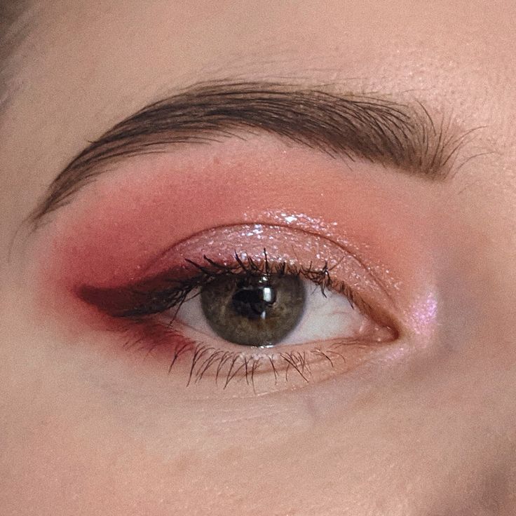 Blush Eye Makeup Looks, Pink Spring Makeup, Salmon Pink Makeup, Pale Pink Makeup Looks, Soft Valentines Makeup, Pink Makeup Looks Hooded Eyes, Pink Natural Makeup Looks, Soft Pink Makeup Aesthetic, Pink Makeup Inspiration