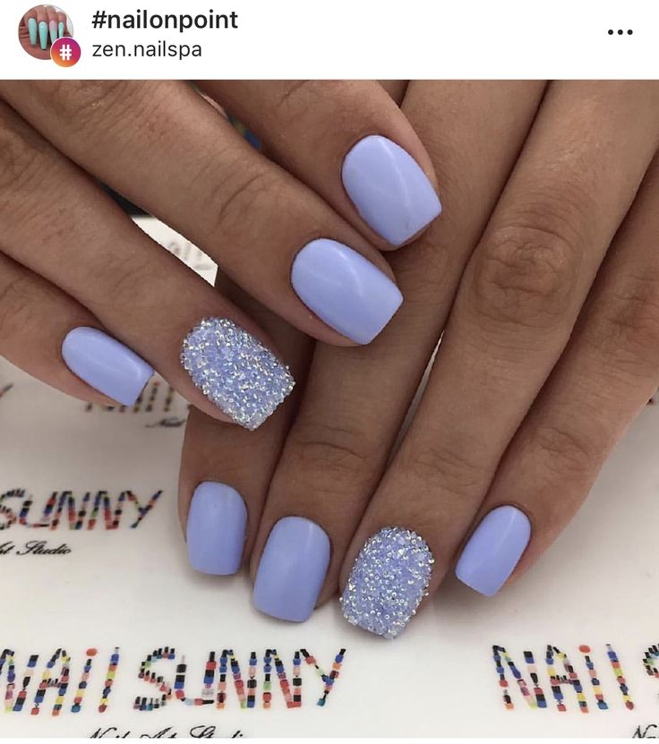 Girly Gel Nails Design, Dip Powder Nail Designs Glitter, Manicure For Light Skin, Colored Powder Nails Acrylic, Light Blue Dip Nail Ideas, Cute Nails Dipped, Gel Powder Nails Designs Summer, Pretty Dip Nail Ideas, Cute Sns Nail Ideas For Spring