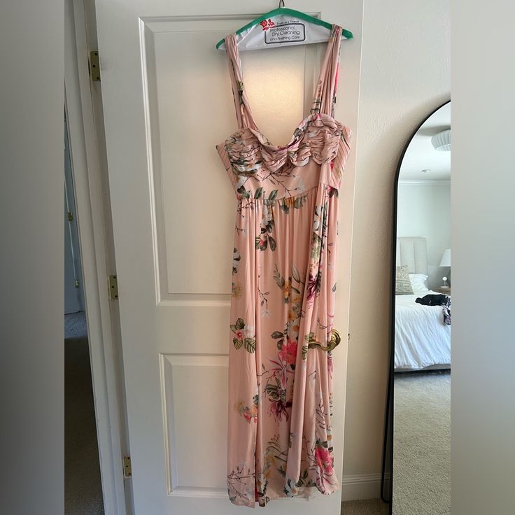 Beautiful Floral Maxi Dress By Plum Pretty Sugar Purchased, Took Tags Off, Never Worn Or Washed Size 4 Straps Are Removable In Perfect Condition Comes From A Clean, Smoke-Free And Animal Free Home Floral Bridesmaid Dresses Plum Pretty Sugar, Sugar Dress, Floral Maxi, Floral Maxi Dress, Plum, New Dress, Colorful Dresses, Size 4, Maxi Dress