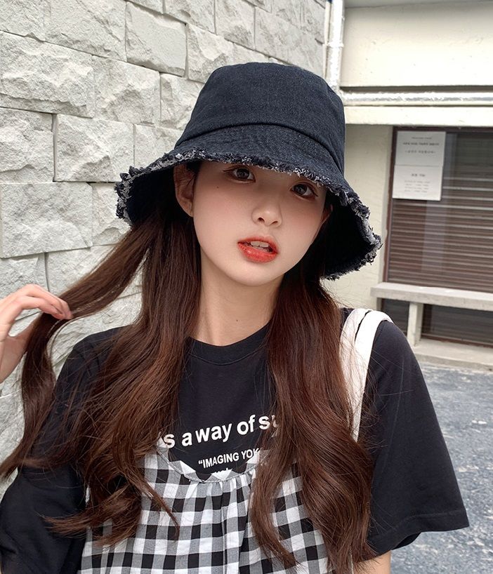 A great addition to your Summer or Spring casual outfit. Perfect for park dates Raw edge detail Wide brim Kpop Hat, Bts Black, Fashion Chingu, Black Bucket Hat, Denim Bucket Hat, Bucket Hat Women, Black Bucket, Frayed Denim, Hat Women