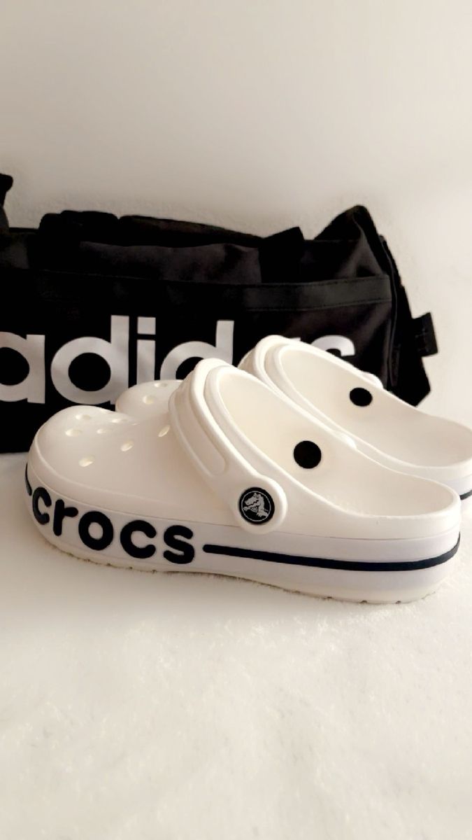 Crocs Aesthetic, Crocs Fashion, Love Quotes For Girlfriend, All Nike Shoes, Girly Shoes, Aesthetic Shoes, Girl Fits, Swag Shoes, Birthday Wishlist