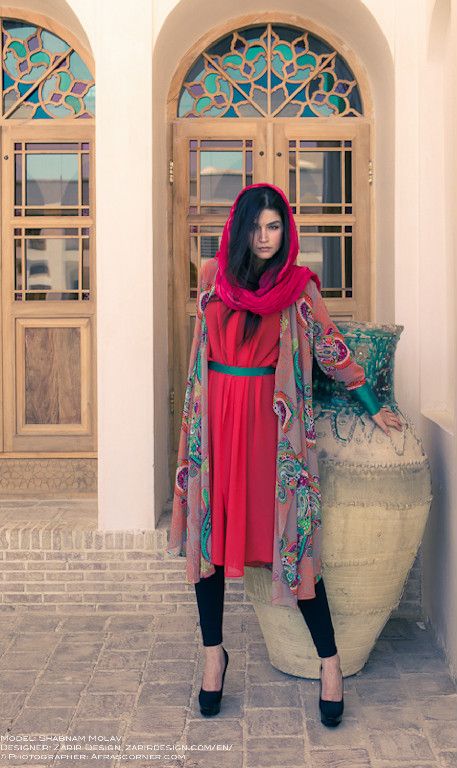 Editorial In Iran - Kashan Persian Street Style, Unique Hijab, Tehran Street, Iran Street, Iran Fashion, Tehran Street Style, Iranian Style, Persian Beauty, Persian Women