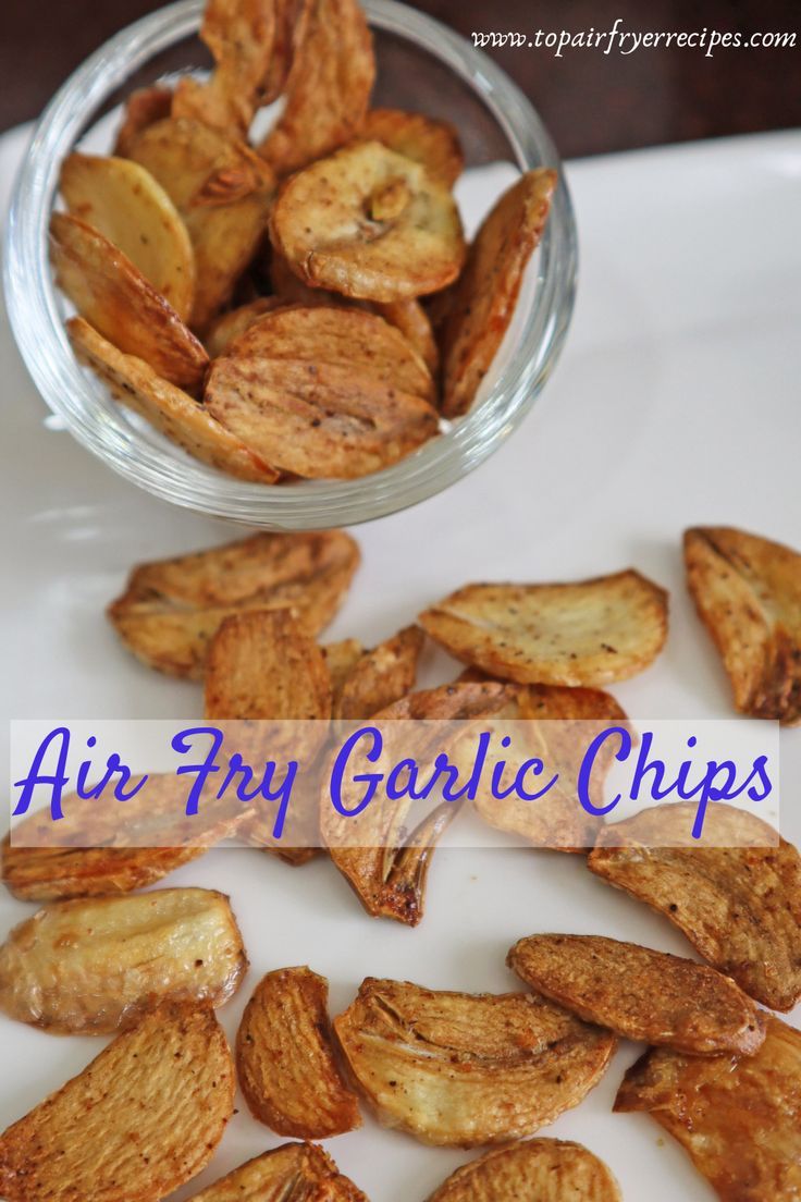 Air fryer Garlic Chips Fried Olives Recipe Air Fryer, Air Fryer Canapes, Garlic Chips Recipe, Garlic In Air Fryer, Air Fried Garlic, Crunchy Garlic, Air Fryer Garlic, Garlic Chips, Air Fryer Recipes Vegetarian